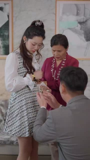 新：大难临头各自飞（53集）最火的短剧