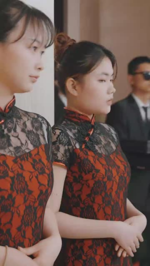 离婚当晚前妻脸被打肿了（60集）免费全集短剧