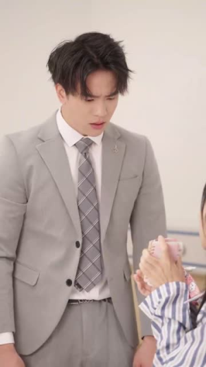 裴总糊涂啊那才是你妈妈（64集）亿万短剧抢先看