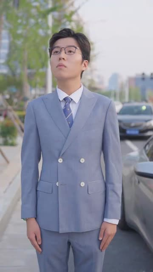 六年后她带双宝虐翻前夫(80集) 六年后她带双宝虐翻前夫(80集)精彩短剧热播