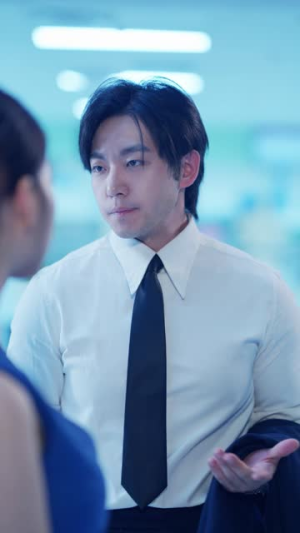 离婚后大佬夫人捅破天（40集未完）在线免费观影