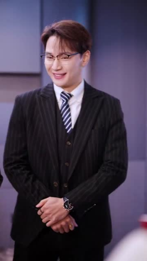 她似星星,光芒万丈(75集) 她似星星,光芒万丈(75集)网盘在线观看