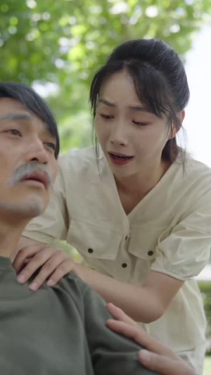 我爸的学生都是大佬（77集）短剧在线观看