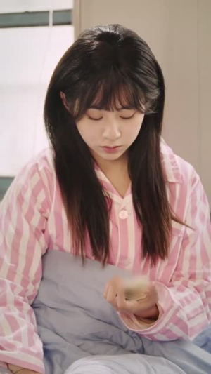 穿成炮灰原配，我惊艳家属院（95集） 精彩的网络短剧