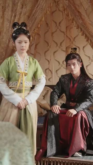 一眼穿心双重人格皇帝爱上我（96集）战神短剧推荐