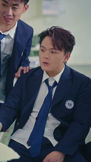 超级教师(63集) 超级教师(63集)每日短剧分享