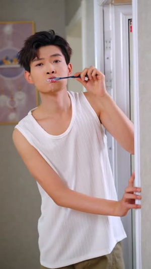 顶级维修工隔壁太太请我修水管 (52集)热播短剧排行榜