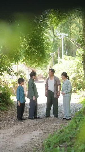 灾荒年代全家靠我心声逆袭 (81集) 灾荒年代全家靠我心声逆袭 (81集) 第二季