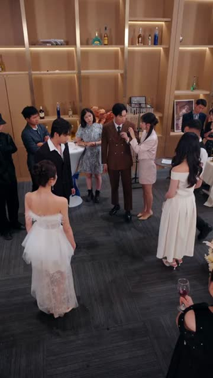 物价贬值，我穿回来后带飞全家&物价贬值我穿回来后带飞全家（74集）全集免费观看