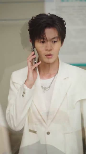 开局抽奖被姐姐们宠上天  (80集)每日短剧追不停