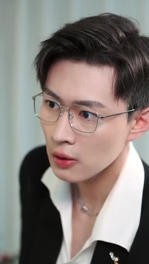 偏爱肥妻小厨娘 (100集) 偏爱肥妻小厨娘 (100集)追短剧看全集