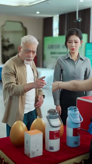 回春公寓房东他开挂了  (60集)简直不要太好看