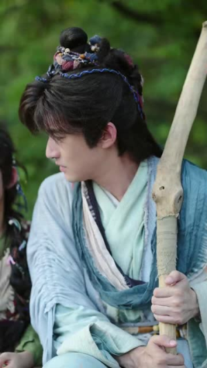 逃荒路上靠我用空间喂饱全家（70集）热门短剧抢先