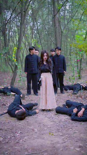 叛师后，大师姐哭了（82集）短剧精彩推荐