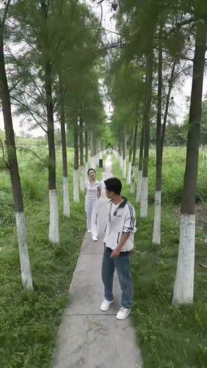 绑定花钱不还价系统校花女友惊呆了(102集) 绑定花钱不还价系统校花女友惊呆了(102集)零花钱看整部剧