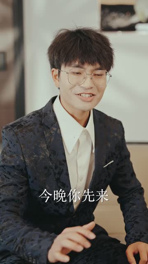 穿越短剧,我靠美女续命(98集) 穿越短剧,我靠美女续命(98集)网络小短剧