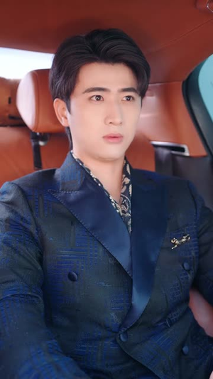 顾少在京大，校花排队求同桌（90集）精彩短剧免费看