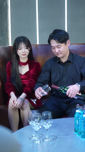 聚会上,我撕碎最后的温柔(27集) 聚会上,我撕碎最后的温柔(27集)我真的爱了