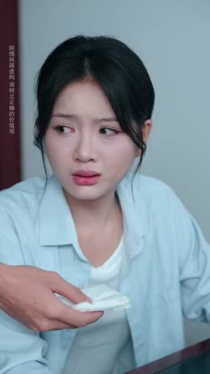 替你站在光里(53集) 替你站在光里(53集)精彩短剧随心推