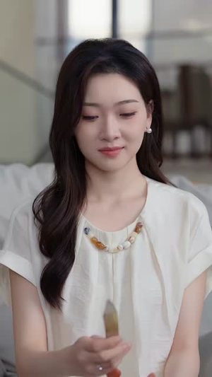 暮色之下,她身藏谜局(60集) 暮色之下,她身藏谜局(60集)免费短剧看不停
