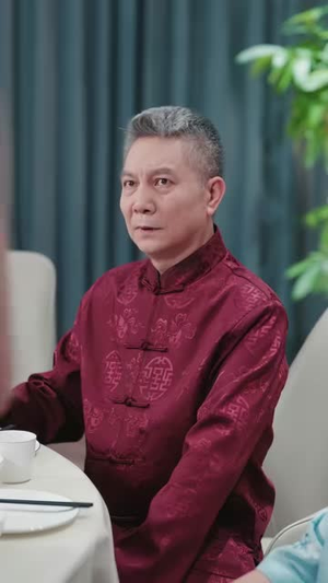 他护着师妹,温小姐果断退场(63集) 他护着师妹,温小姐果断退场(63集)穿越短剧推荐