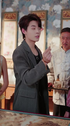 南洋首席鉴宝师(81 集) 南洋首席鉴宝师(81 集)精彩短剧又来了