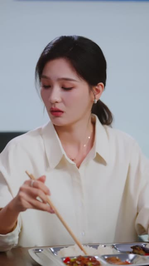玫瑰燎火（40 集）好看的短剧