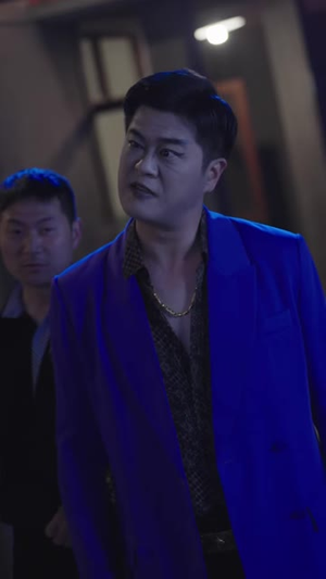 别看我是小白狗,变身后成全能机甲战士(40 集) 别看我是小白狗,变身后成全能机甲战士(40 集)神医