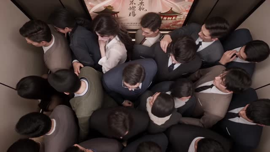 野骨温柔:和死对头上司隐婚后(132集) 野骨温柔:和死对头上司隐婚后(132集)太欢乐了