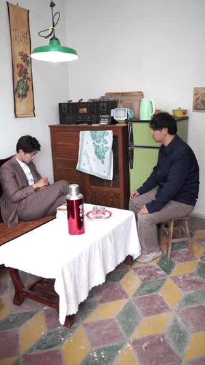 重回80年,我带全村奔小康(15 集) 重回80年,我带全村奔小康(15 集)快手平台播放量破15亿