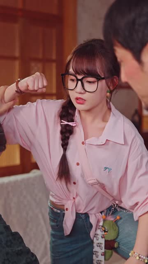 怪力少女遇上自闭总裁(59 集) 怪力少女遇上自闭总裁(59 集)种田短剧
