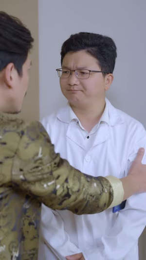 女儿受辱,杀猪老爹出山了(63 集) 女儿受辱,杀猪老爹出山了(63 集)节奏快到根本不敢倍速