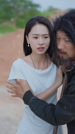 归途：女儿别怕爸爸回来了（70 集）动作戏