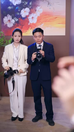 为母三十载,觉醒做天后(60 集) 为母三十载,觉醒做天后(60 集)疯批男主