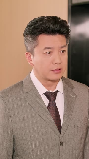 弹幕让我拒绝10万零花钱,抱歉我没疯(40 集) 弹幕让我拒绝10万零花钱,抱歉我没疯(40 集)热门甜宠剧